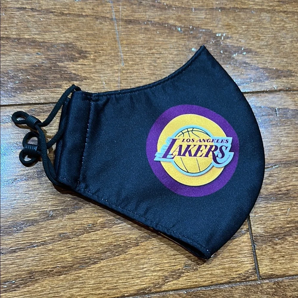 Lakers LeBron face mask
